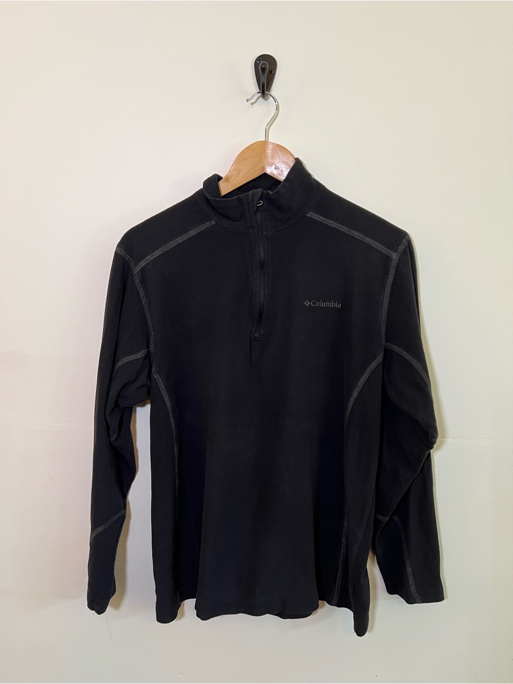 Columbia Mens M Black Quarter Zip Light Weight Fleece Pullover Outdoor Hiking